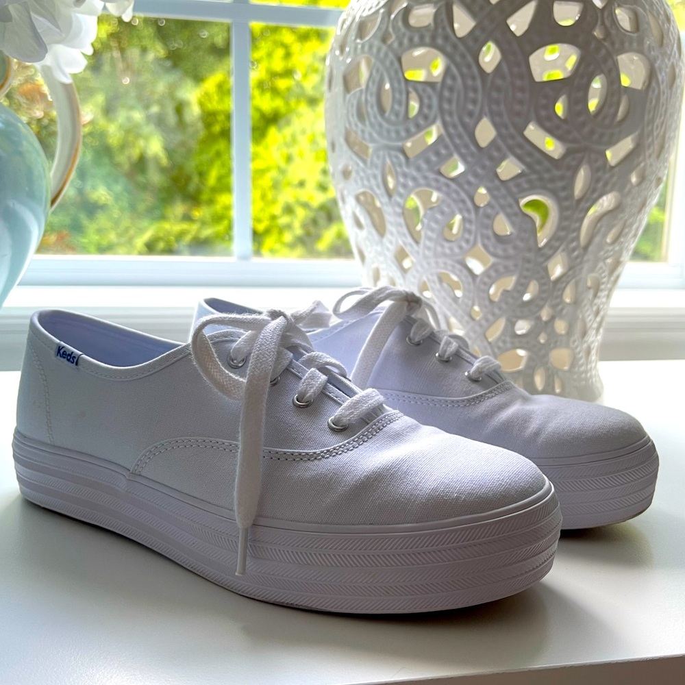 Keds white canvas triple kick sneakers size 8 EUC